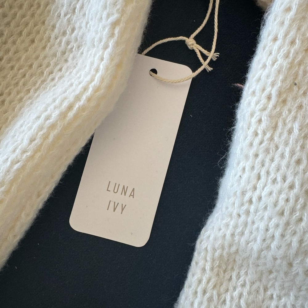 LUNA IVY cream cardigan with ADORABLE pink strawberry design! 🍓🍓soft & sweet! - Picture 12 of 12